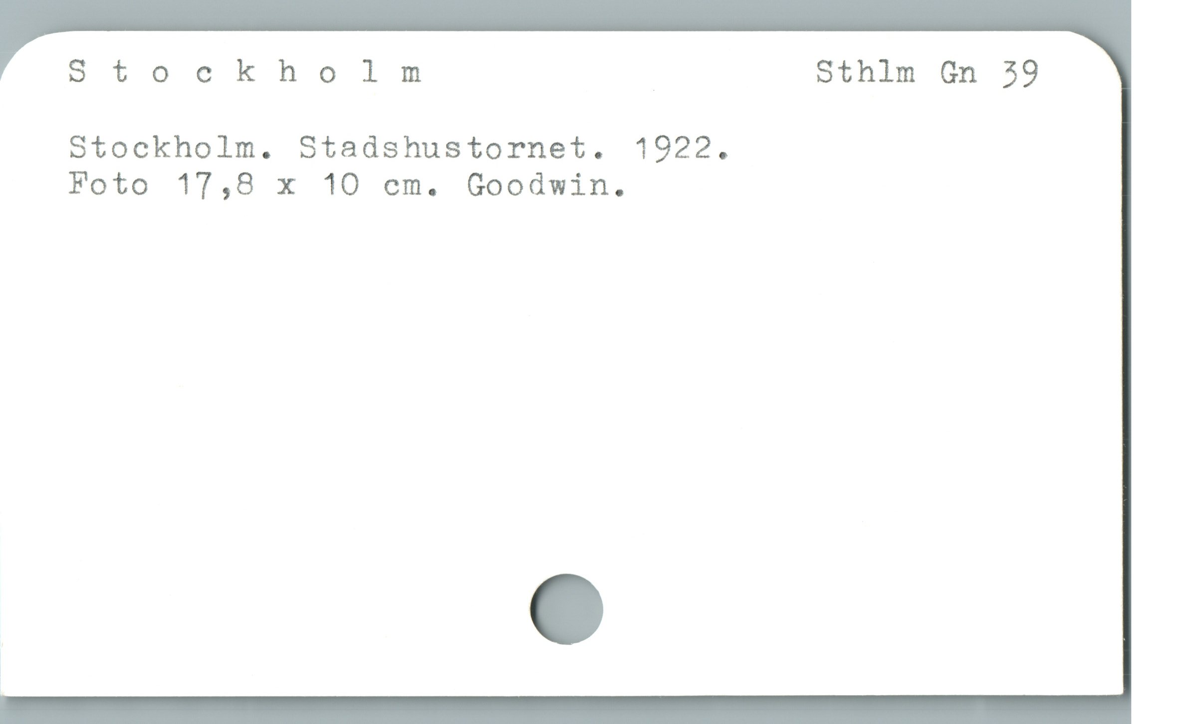  Stockholm Sthlm Gn 39
Stockholm. Stadshustornet. 1922.
Foto 17,8 x 10 em. Goodwin.
