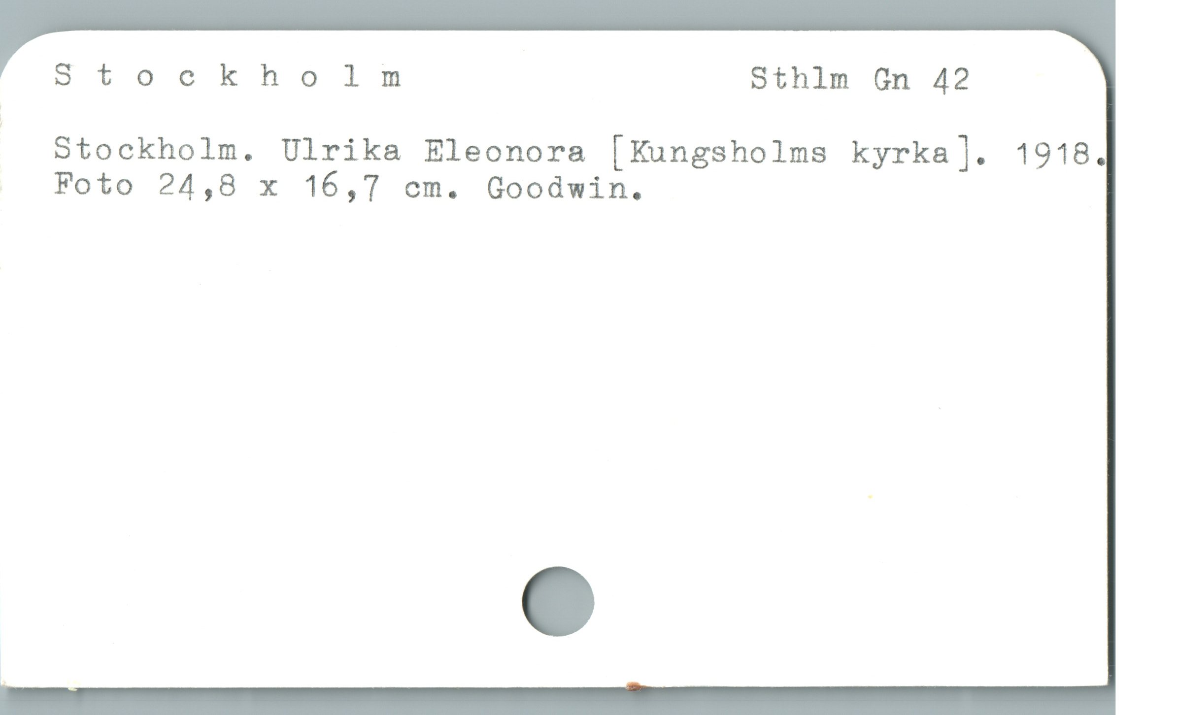  Stockholm Sthlm Gn 42

/ Stockholm. Ulrika Eleonora [Xungsholms kyrka]. 1918.
Foto 24,8 x 16,7 cm. Goodwin.

|
