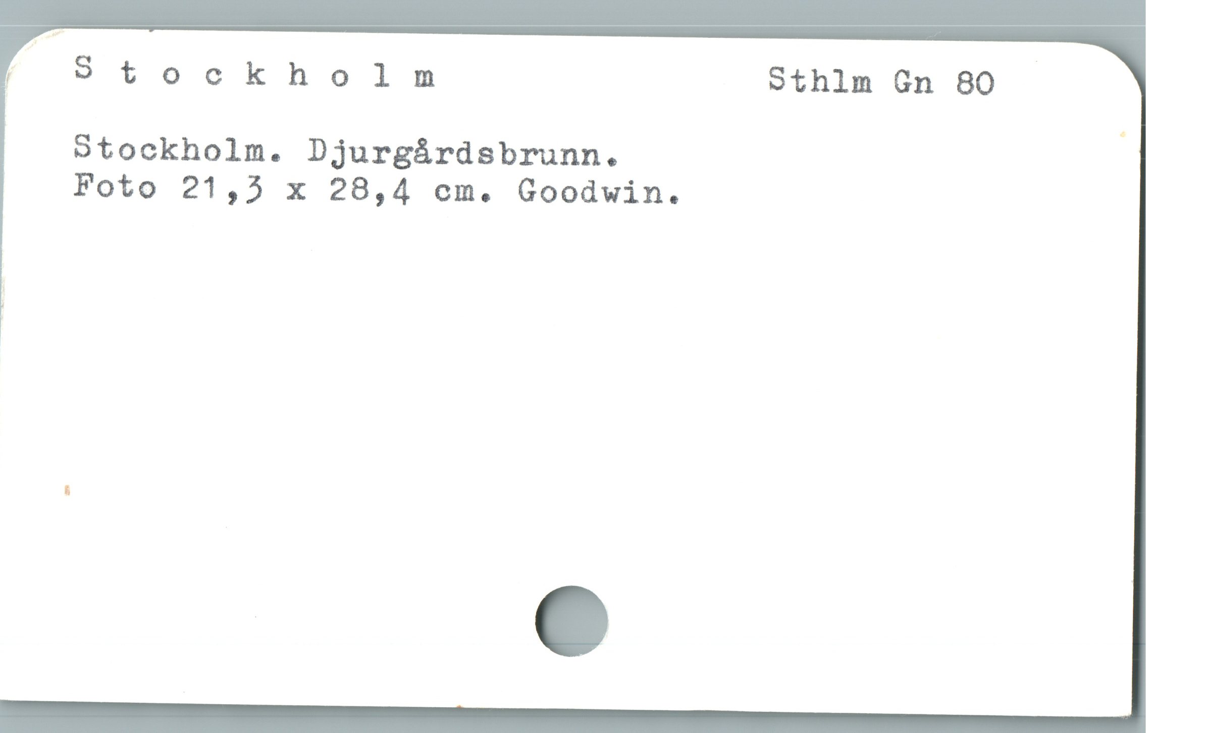  " Stockholn Sthlm Gn 80
Stockholm. Djurgárdsbrunn. /
Foto 21,5 x 28,4 cm. Goodwin.

|
