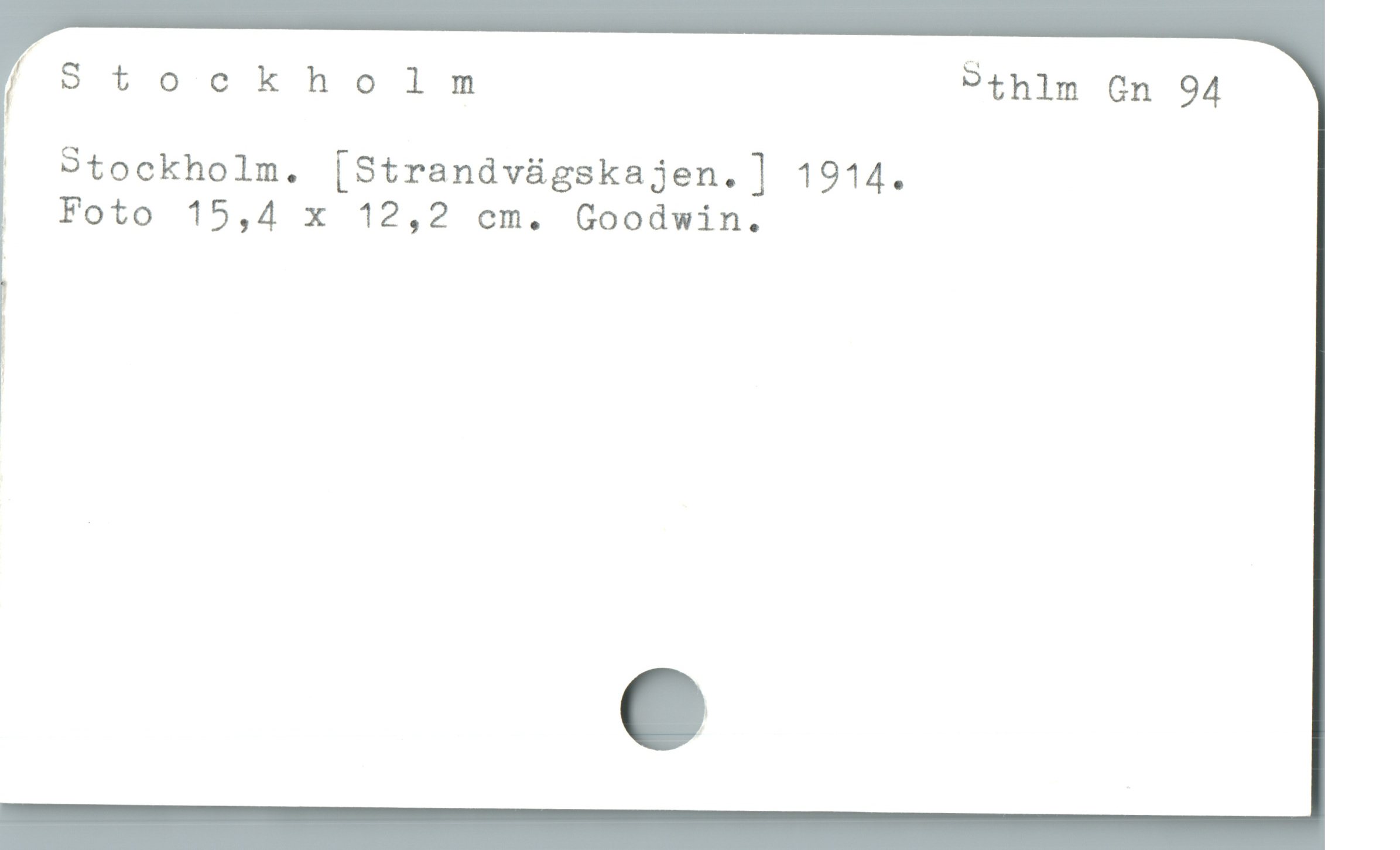  / Stockholm Sthlm Cn 94
| Stockholm. [Strandvügskajen.] 1914.
, Foto 15,4 x 12,2 cm. Goodwin.
