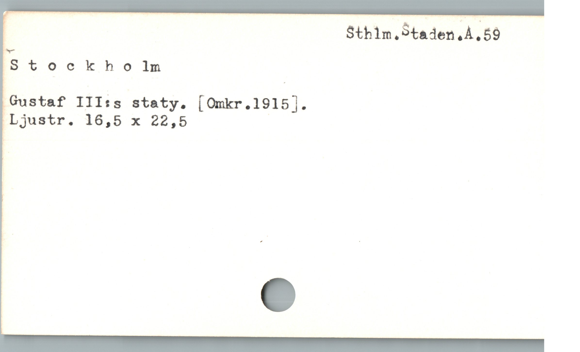  Sthlm.Staden.Å.59
S t ockho lm
Gustaf III:s staty. [Omkr.1915].
Ljustr. 16,5 x 22,5 |
