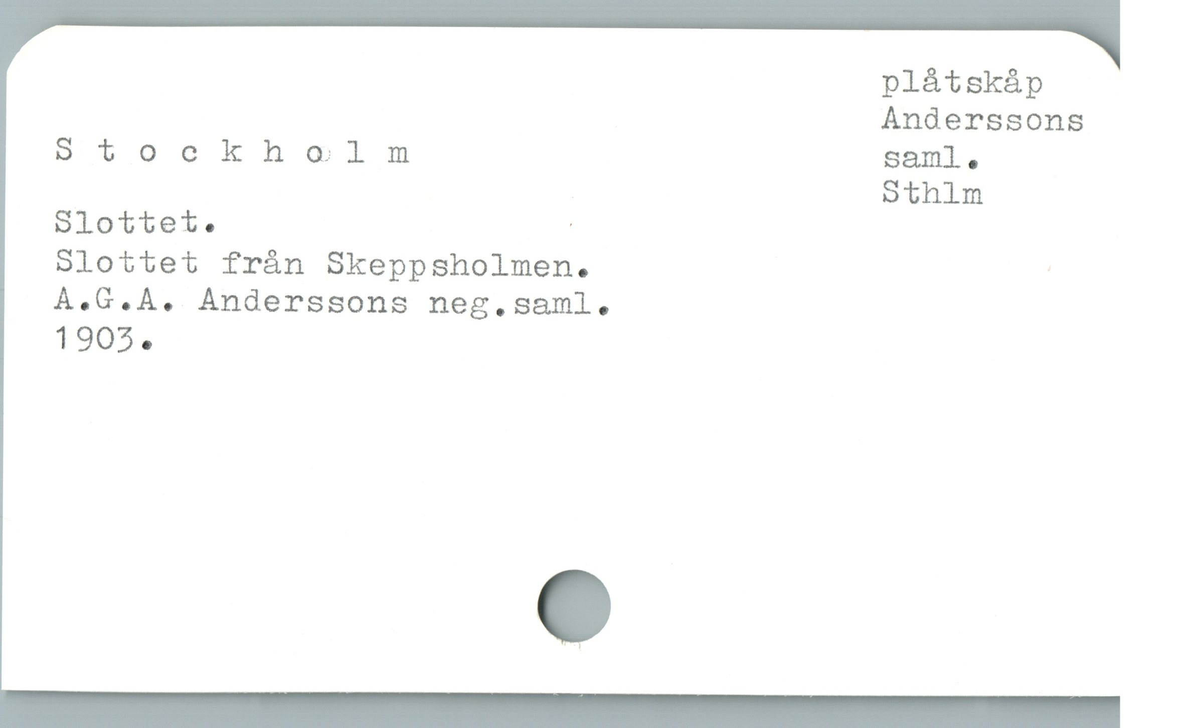  plåtskåp
Anderssons
9tockholm saml .
Sthlm
Slottet. |
Slottet frán Skeppsholmen. |
À.G.À. Anderssons neg.saml.
1905.
