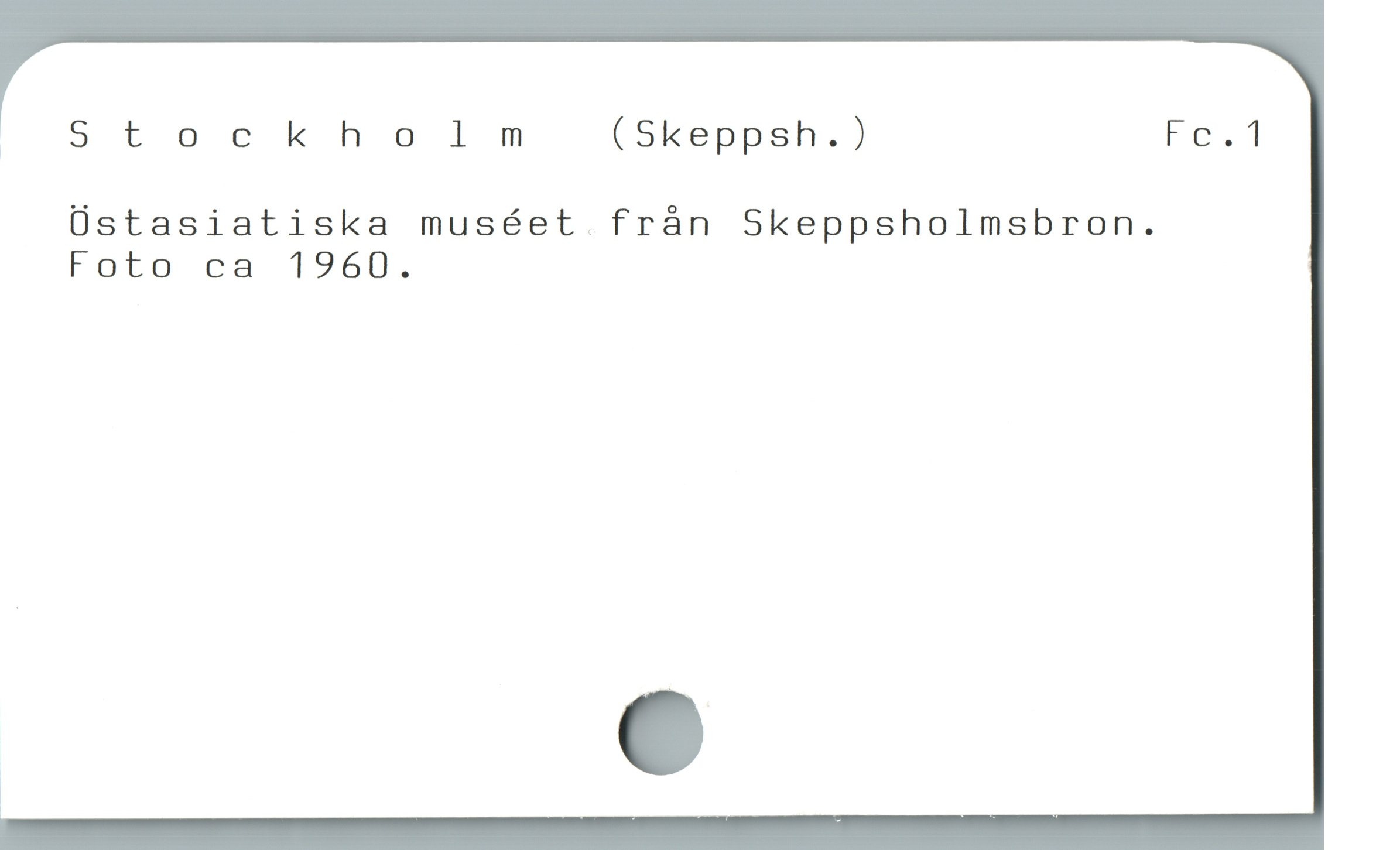 Stochkholnmnm (Skeppsh.) Fs
Üstasiatiska muséet frán Skeppsholmsbron.
Foto ca 1960.
