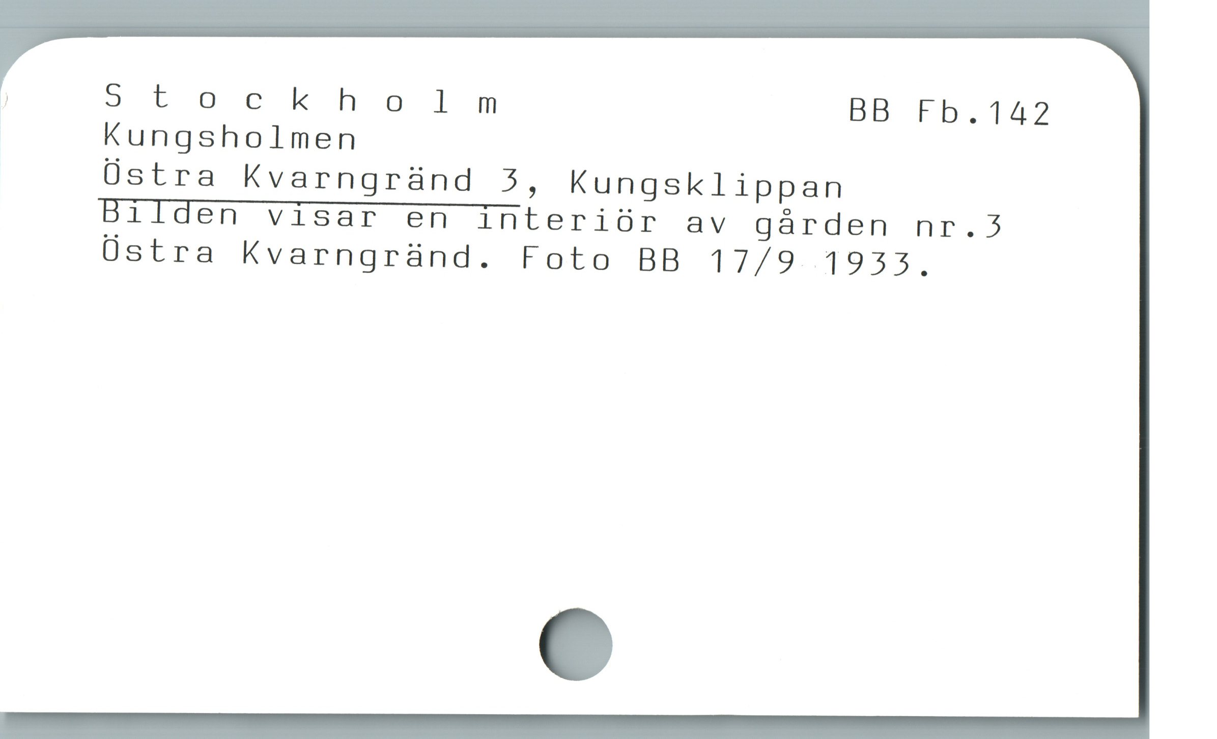  ) 5tockholnm BB Fb.142
Kungsholmen
Üstra Kvarngründ , Kungsklippan
Bilden visar en interiür av gárden nr.3
Üstra Kvarngründ. Foto BB 17/9 1933,

