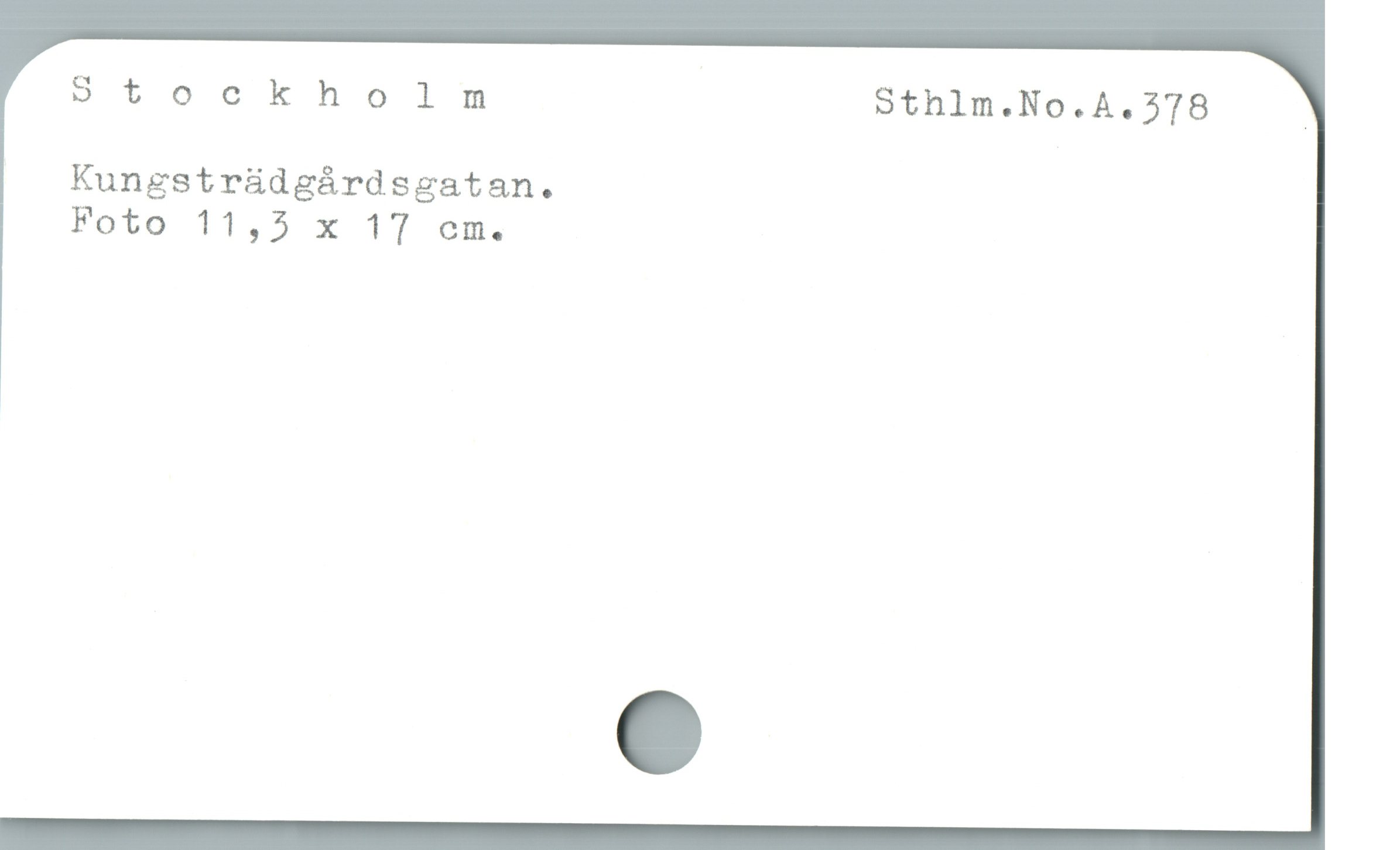 Stockholm Sthlm.No.A.378 |
Kungstrüdgárdsgatan.
Foto 11,5 x 17 cm.