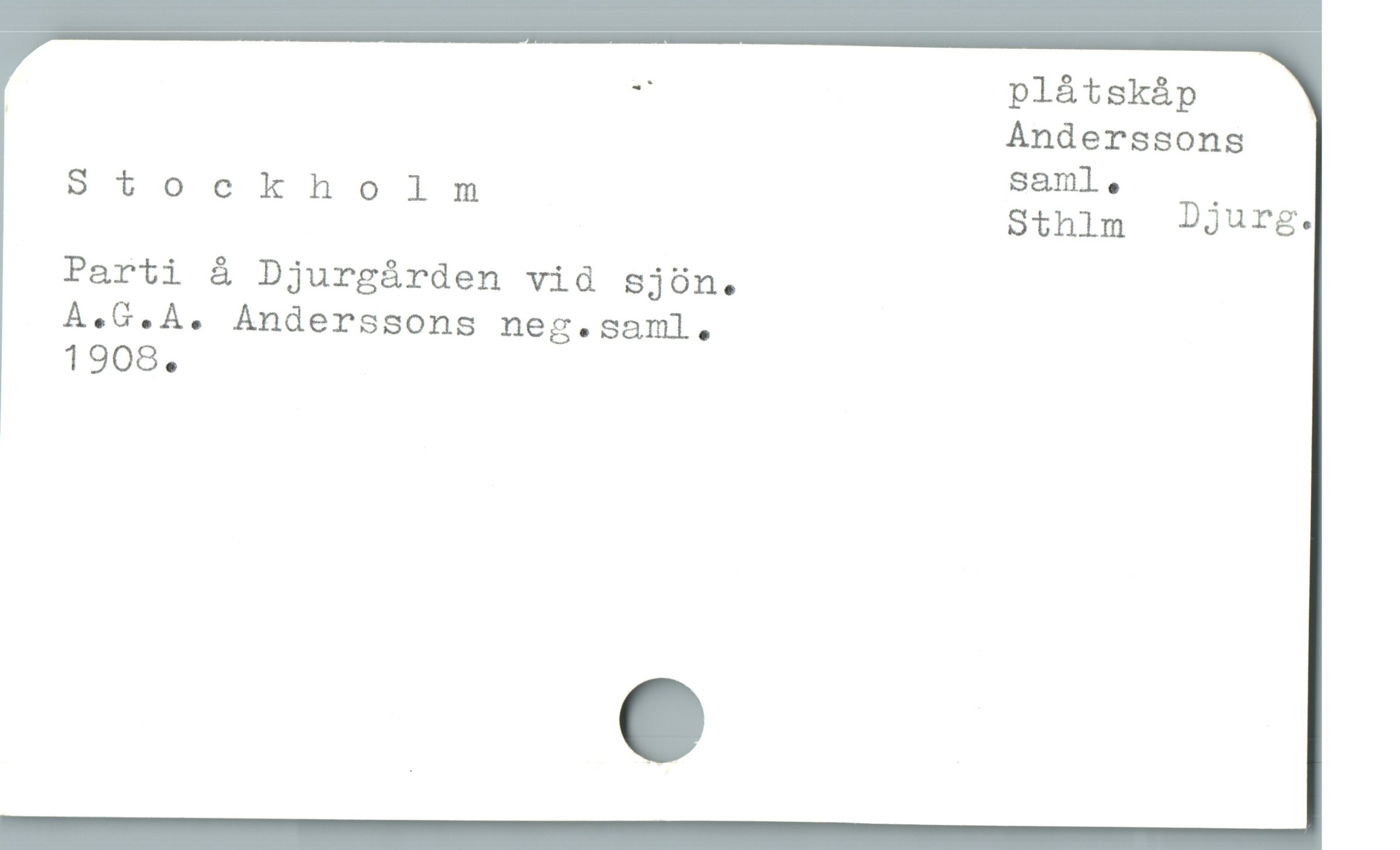  . plátskáp
| Anderssons
saml,
95tockholm Sthim Djurg.
Parti & Djurgárden vid sjön.
A.G.À. Anderssons neg.saml,
1908,

