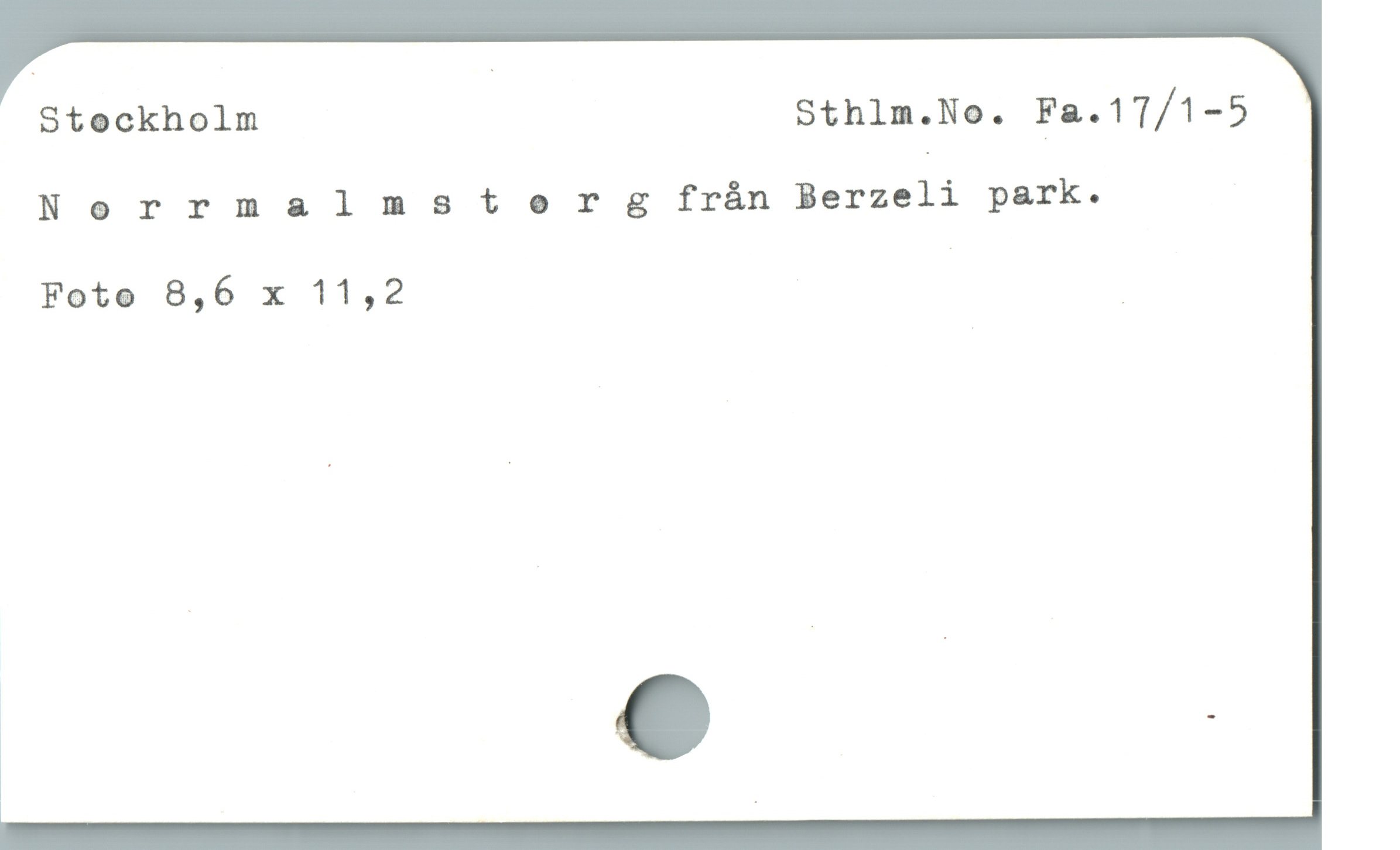  Stockholm Sthlm.No. Fa.17/1-5
Norrmalms to r gfrán Berzeli park.
Foto 8,6 x 11,2 |
