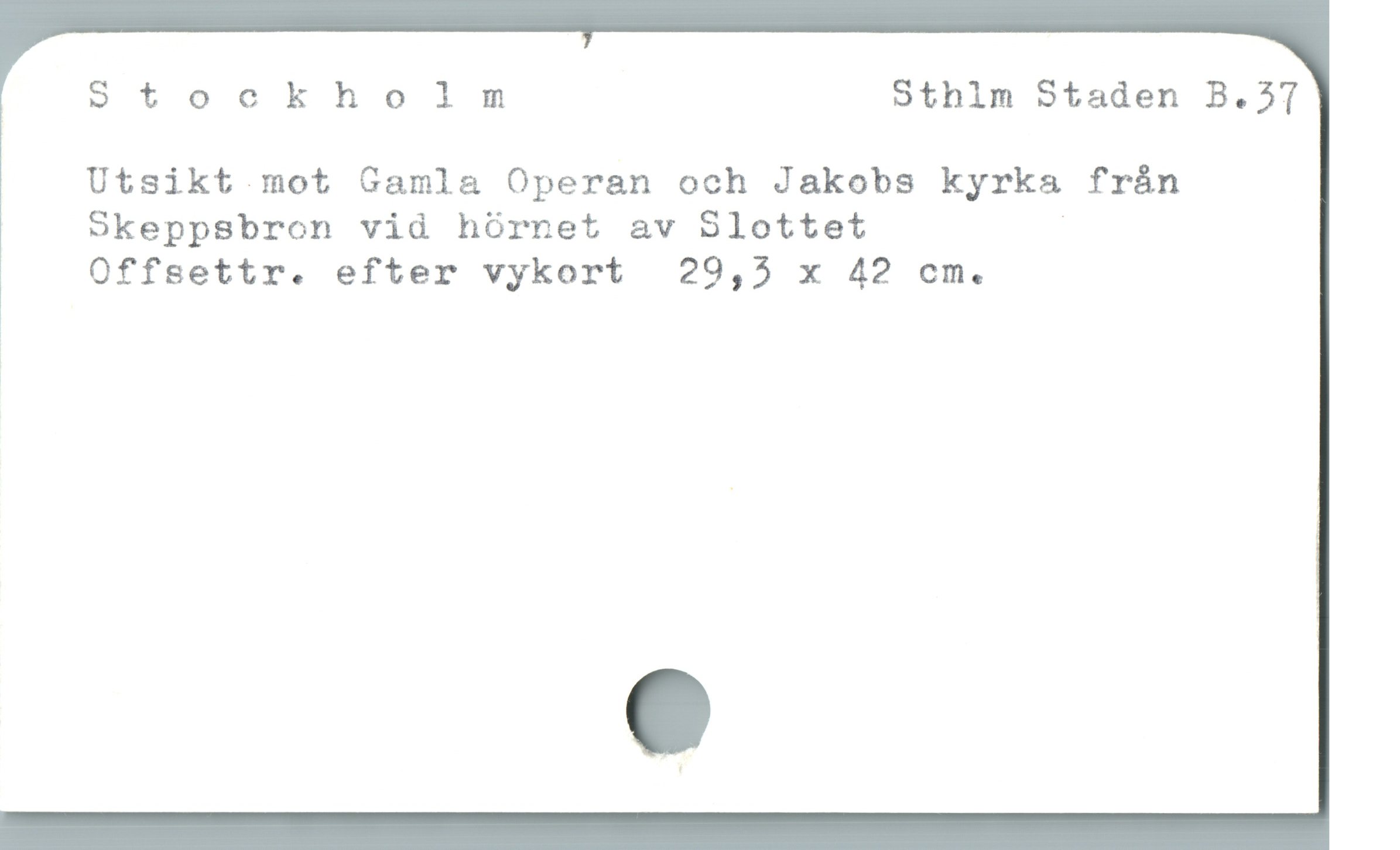 Stockholn Sthim Staden B.3T
Utsikt mot Gamla Operan och Jakobs kyrka frán
Skeppsbron vid hórnet av Slottet |
Offsettr. efter vykort  29,5 x 42 cm.
