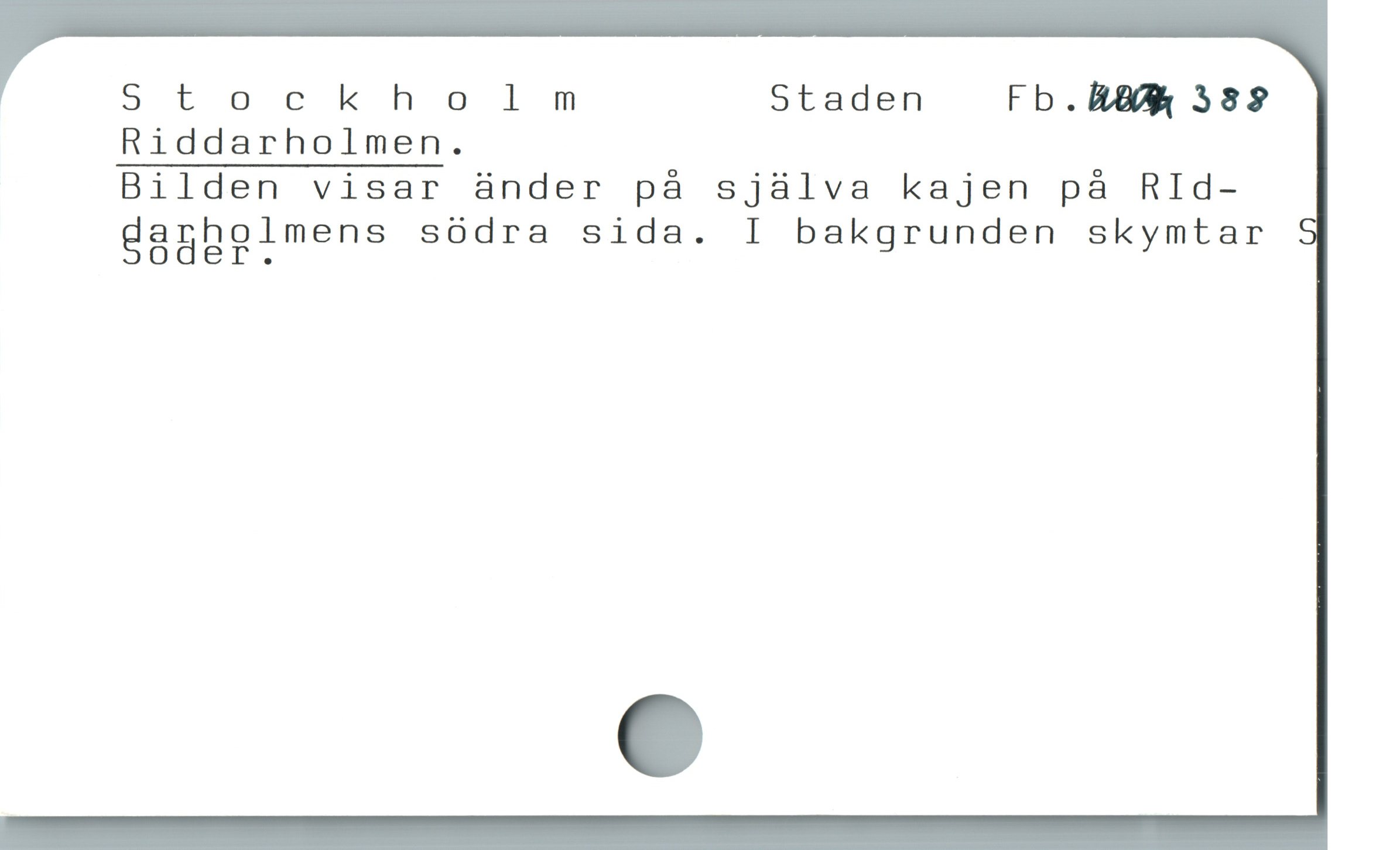  Stockholm Staden Fb.RAR 383
Riddarholmen.

Bilden visar änder på själva kajen på RId-
ggågg%mens södra sida. I bakgrunden skymtar
