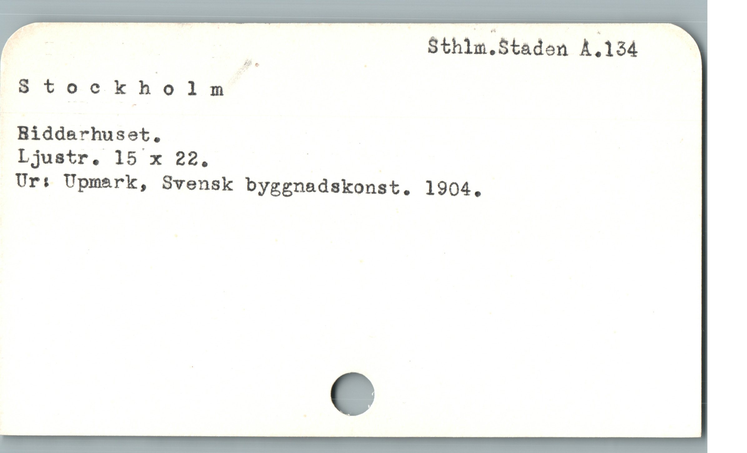  SN Sthlm.Staden A.134 ——
S8t ock h o l m

Riddarhuset.

Ljustr. 15 x 22. |

Ur: Upmark, Svensk byggnadskonst. 1904.
