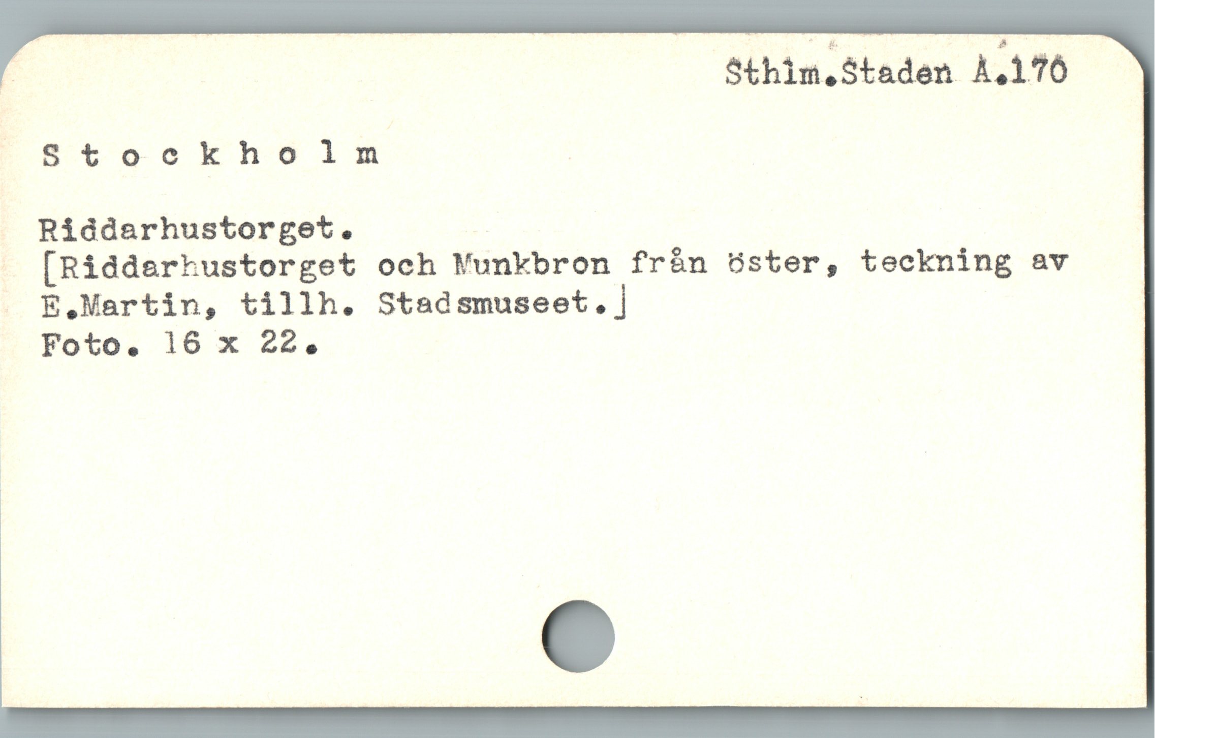  F Sthim.Staden A.170
I 8tookholm

Riddarhustorget.
. [Rídderhustorget och Munkbron fr&n 6ster, teckning av
. E.Martin, tillh. Stadsmuseet. |

Foto. 16 x 22.
