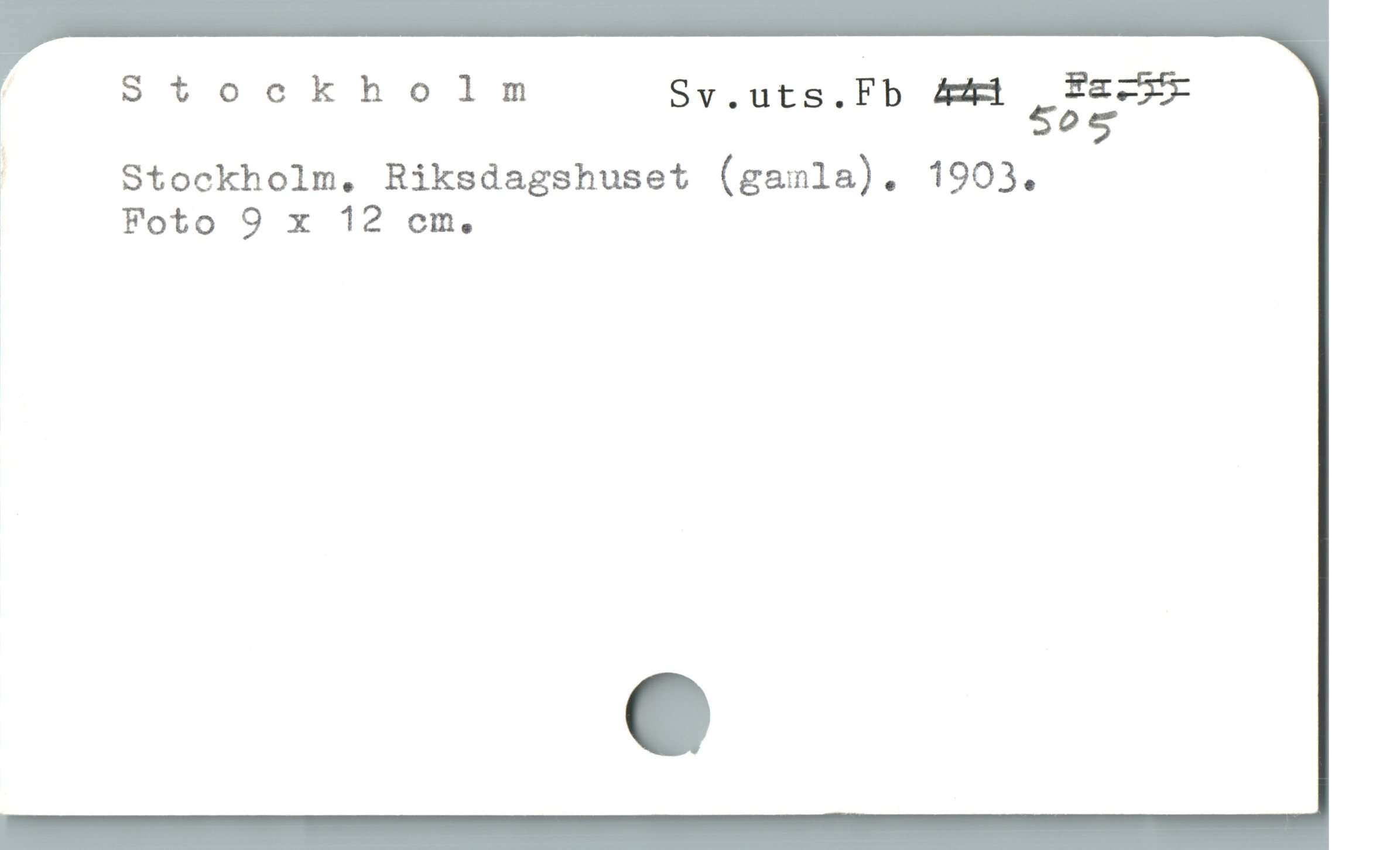  " Stockholm Sv.uts.Fb &i Fa5
!i 505
Stockholm. Riksdagshuset (ganla). 1903.

Foto 9 x 12 cm.
