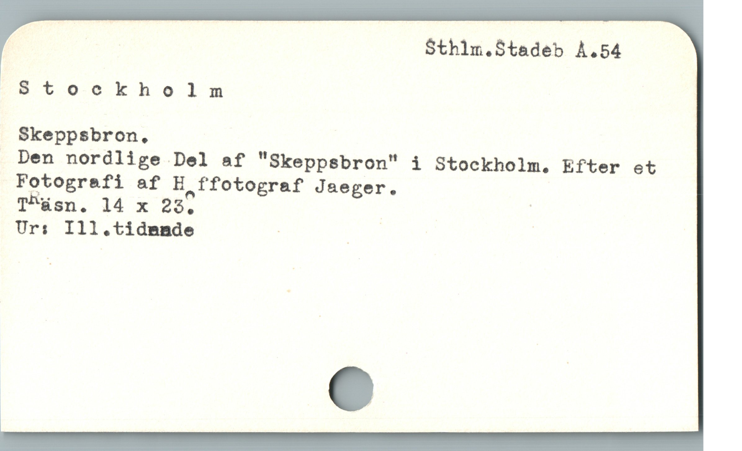  ; | Sthlm.Stadeb À.54
Stoockholm
Skeppsbron,

Den nordlige Del af "Skeppsbron" i Stockholm. Efter et
Fotografi af E ffotograf Jaeger.
T'üsn. 14 x 22. ! |

Ur: Ill.tidmmde - | | |

C
