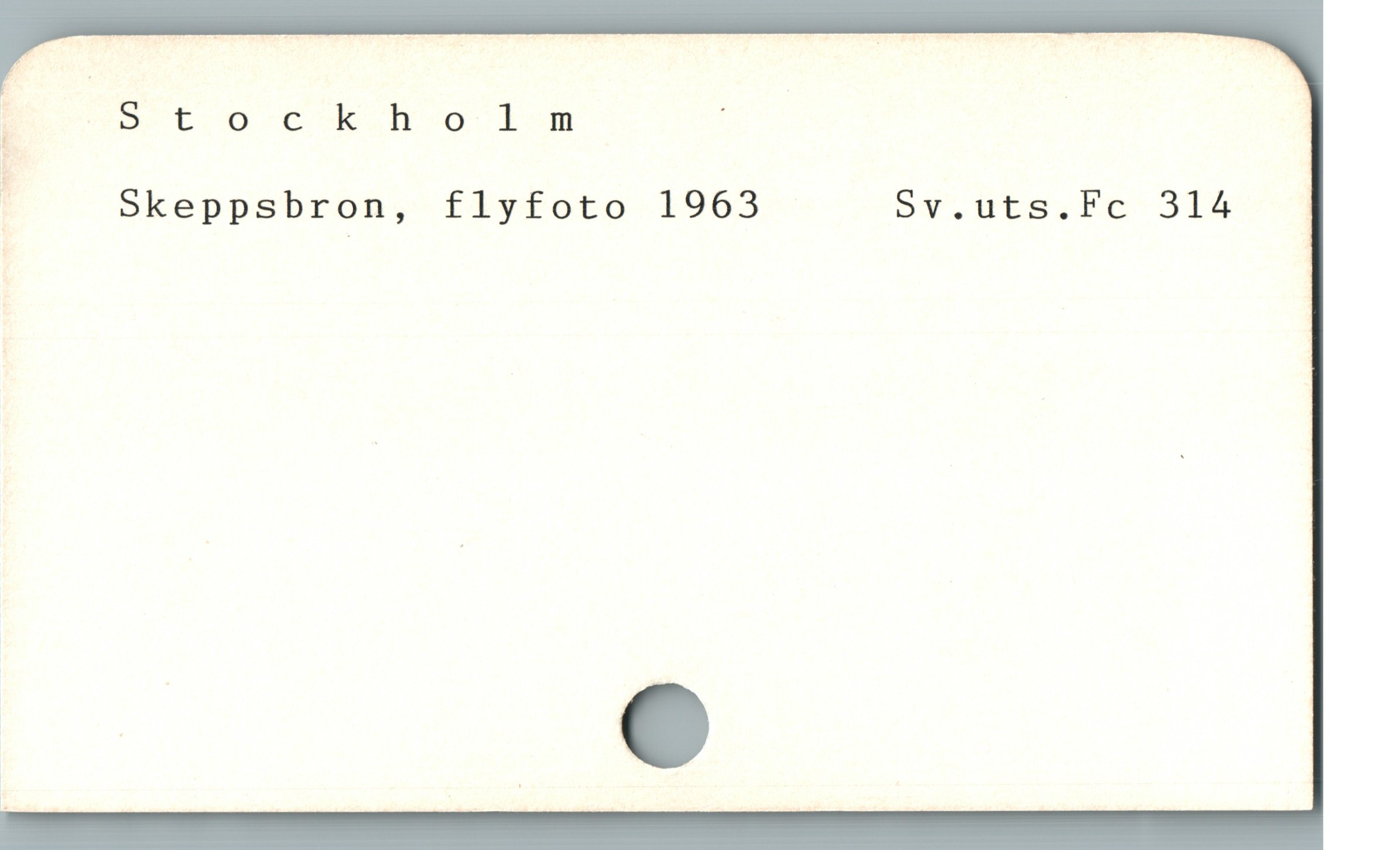 i t 0 C0 L j |
: Skeppsbron, flyfoto 1963 oy . wEbs.Pe 3JIÀA |
