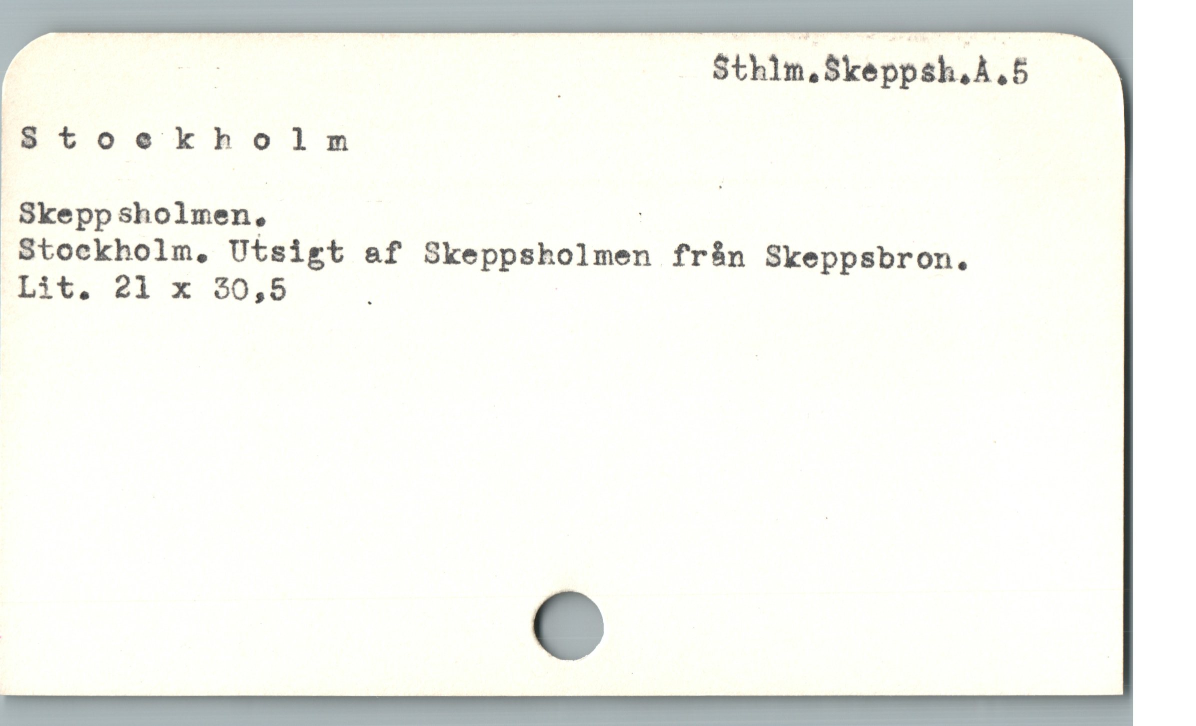  p — —— Sthim,Skeppsh,A,5
$toekholm

Skepp sholmen, |

Stockholm, Utsigt &f Skeppsholmen från Skeppsbron.
