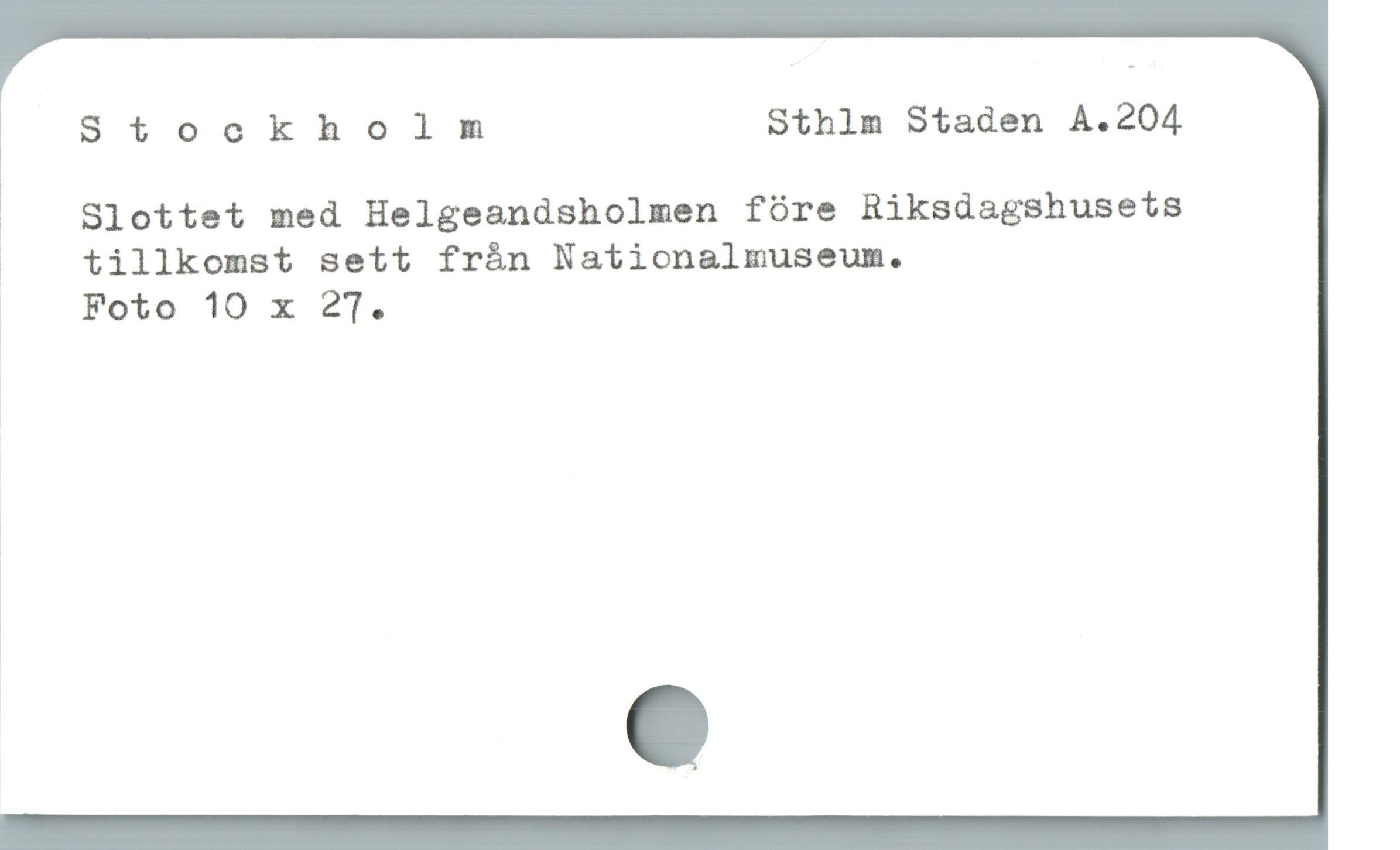  Stockholm Sthlm Staden A.204
! Slottet med Helgeandsholmen fóre Riksdagshusets
| tillkomst sett frán Nationalmuseum.

| Foto 10 x 27.
