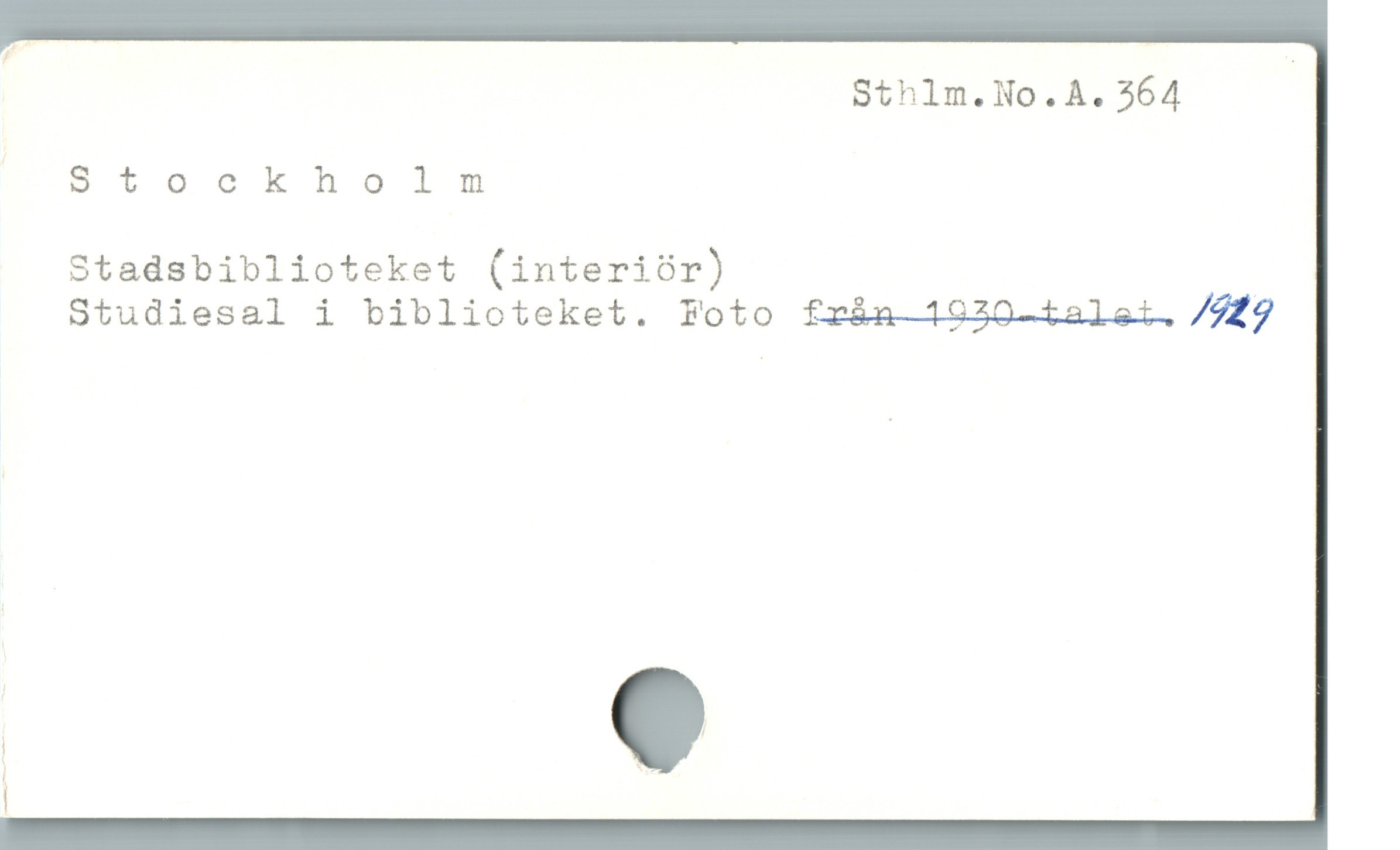  Sthlm.No.A. 364
| . Stockholm
Stadsbiblioteket (interiór)
Studiesal i biblioteket. Foto från 1930-talet. /22
|
