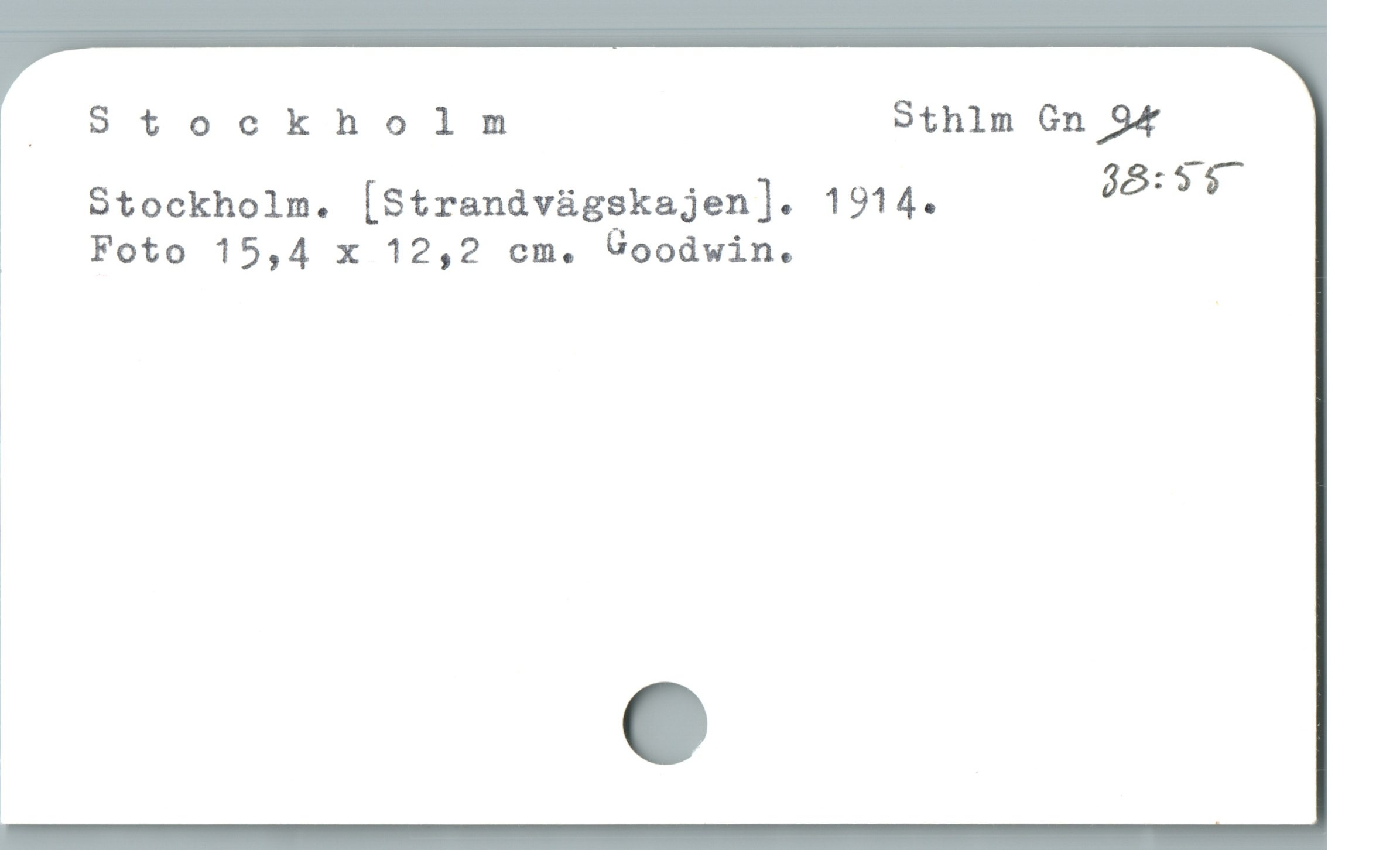  |Stocknholmnm Sthlm Gn 9*

1 Stockholm. [Strandväg_skajen]. 1914. 46:5$.
| Foto 15,4 x 12,2 cm. Uoodwin.

| .
|

!

* e

|
