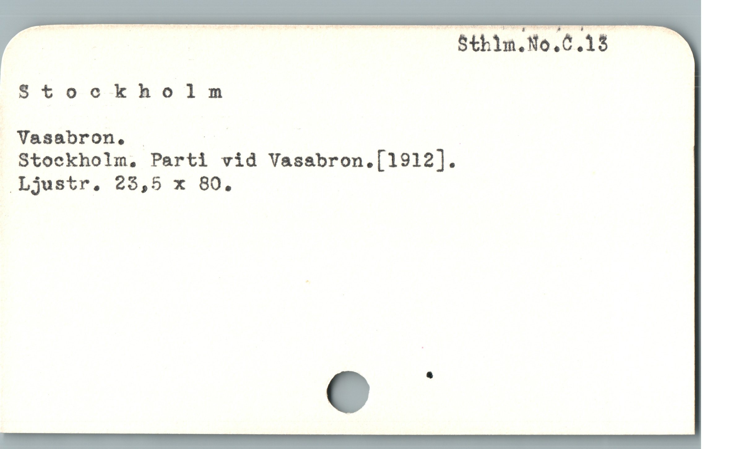  — | : — —— Sthlm.No.C.Iå A
Stockholm
Vasabron, z
Stockholm, Parti vid Vassbron.[1912].
Ljustr., 25,5 x 80.
o —
