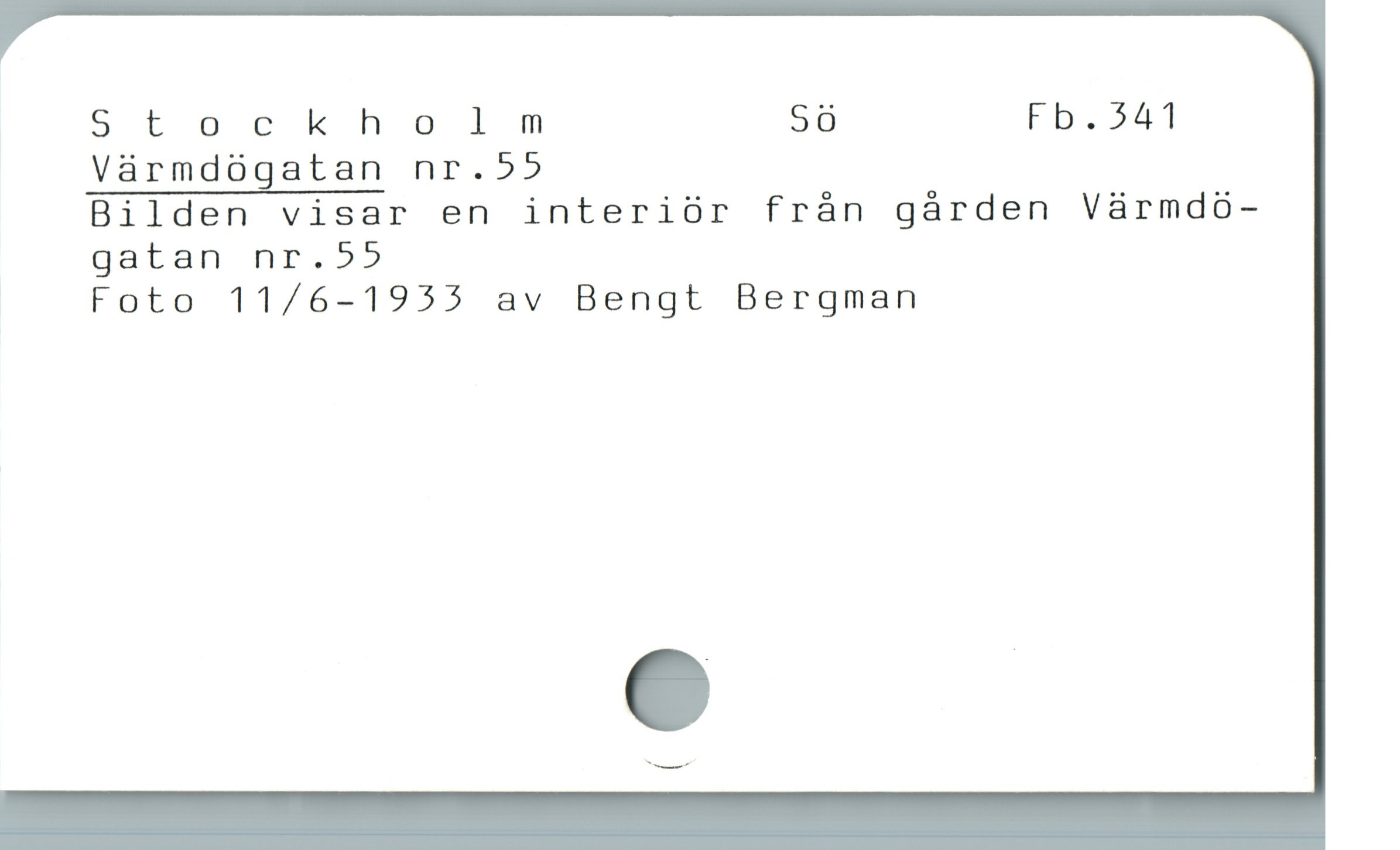  Storckholm 50 Fb.541
Vármdógatan nr.55

Bilden visar en interiüór frán gárden Vàrmdó-
gatan nr.55

Foto 11/6-1955 av Bengt Bergman
